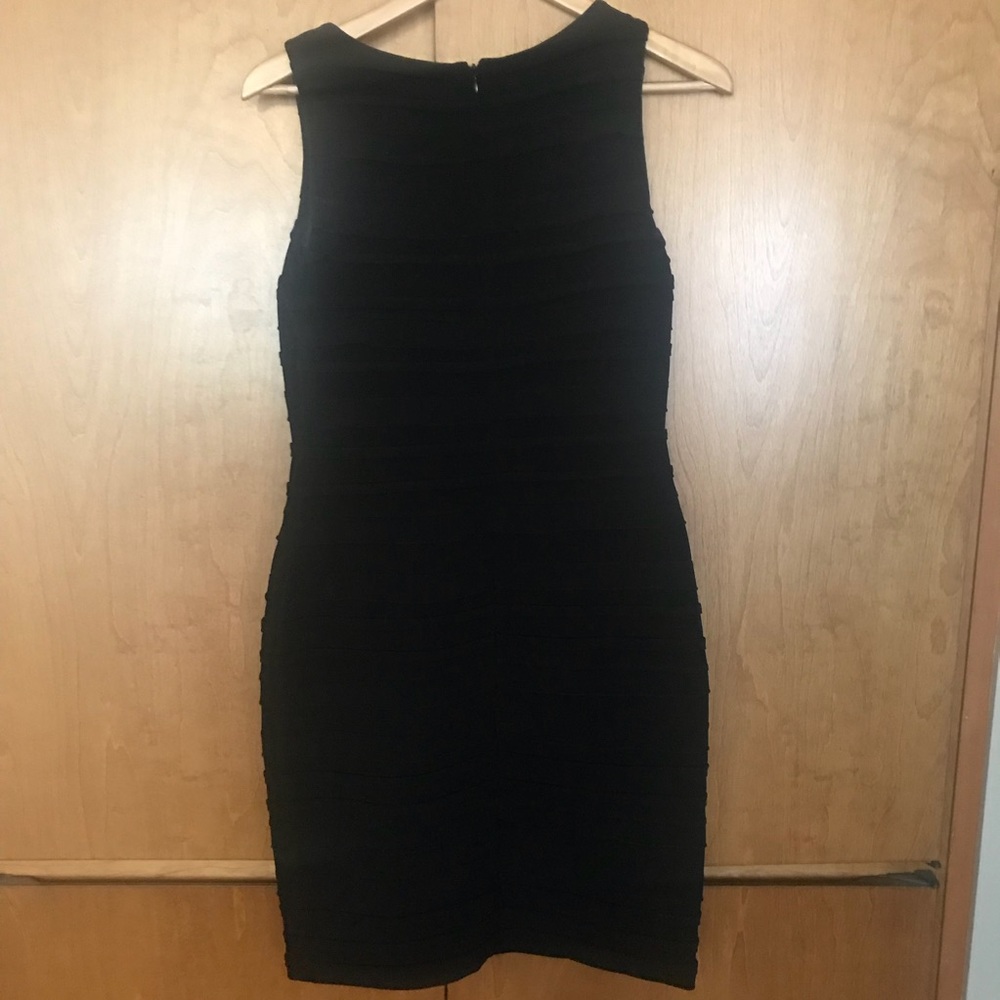 Calvin Klein Little Black Dress - SZ 8 🖤 - Picture 2 of 4
